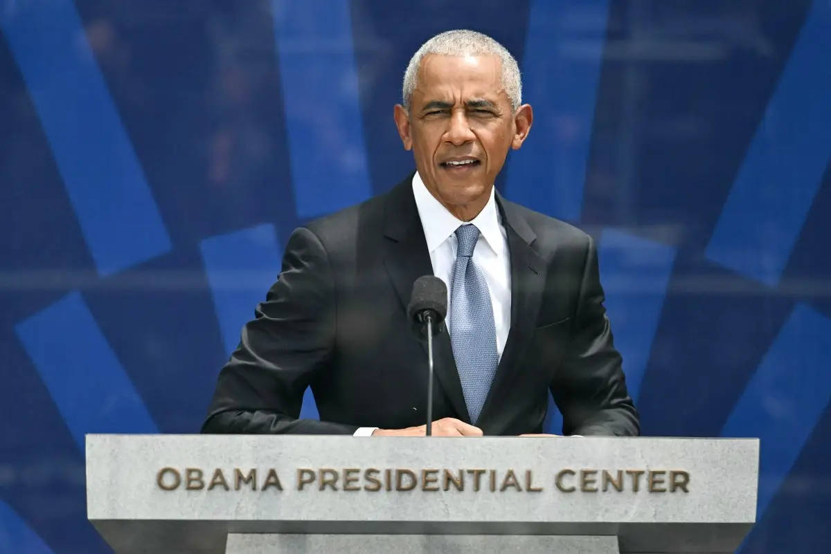 El expresidente de los Estados Unidos, Barack Obama, habla durante el día de apertura del Centro Presidencial Barack Obama en Chicago, Illinois, el 18 de junio de 2026.