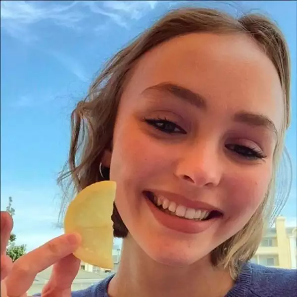 En pocas horas los medios de comunicación de todo el mundo tenían sus reflectores sobre ella y la señalaban como la próxima it girl.