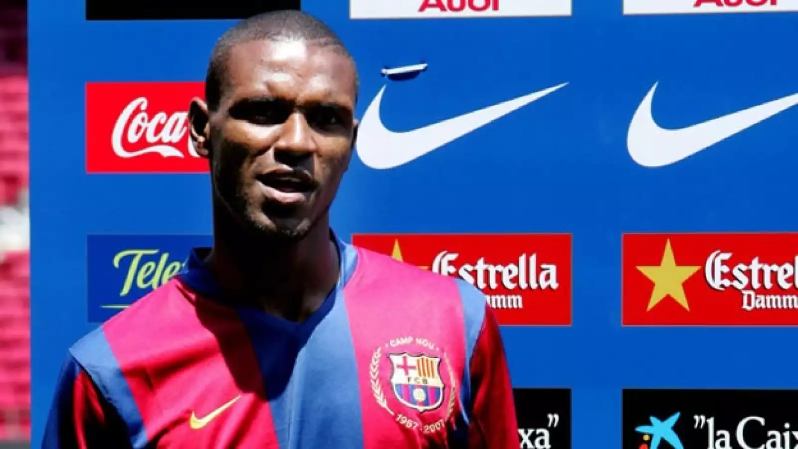 Eric Abidal es presentado ante el Barcelona