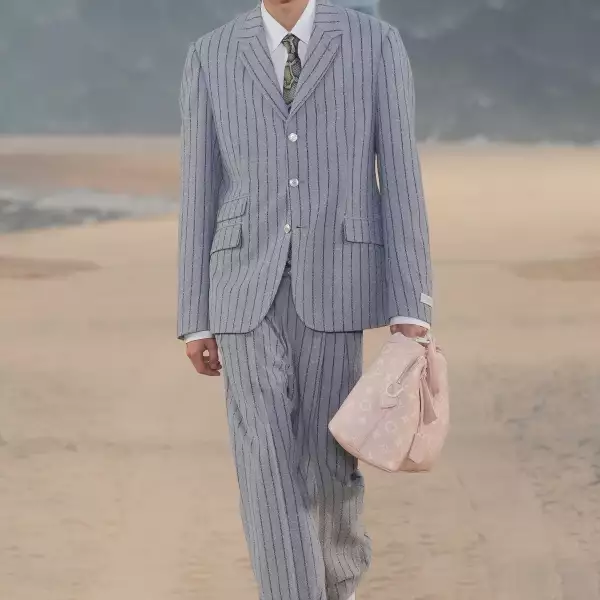 Vuitton m S27 059.jpg