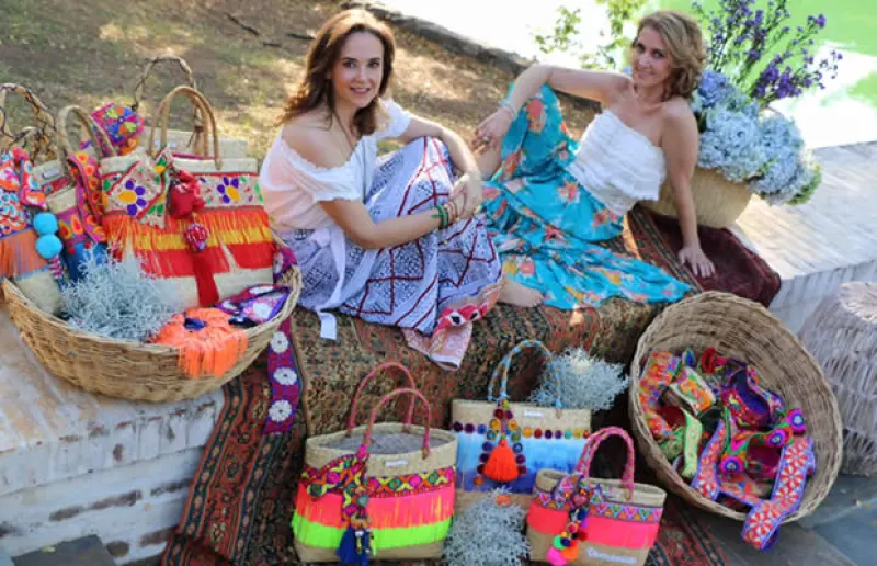 De la mano de los artesanos mexicanos, Martha e Irma Rosique decidieron cumplir un sueño y crear las bolsas de Bendito Sol.