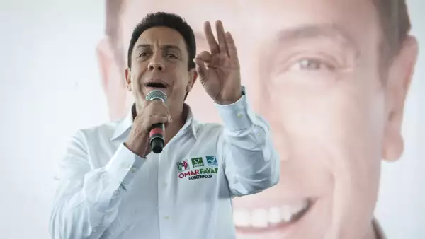 El gobernador electo, Omar Fayac, fue acusado por el excandidato panista de mentir sobre su orientación sexual.