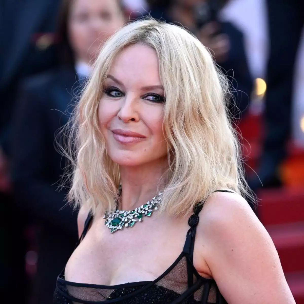 Kylie Minogue terminó con su novio Paul Solomons y se refugia con su hermana Dannii Minogue