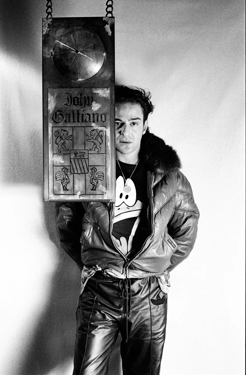 HIGH & LOW_Still_2_©Barry Marsden.jpg