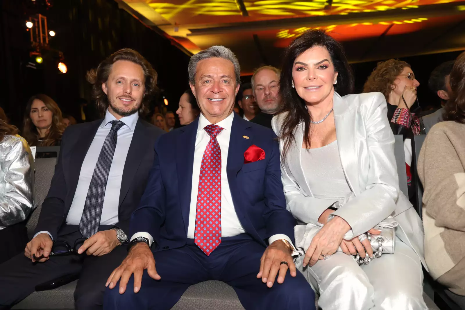 Juan Carlos , Carlos y Mariana Peralta  