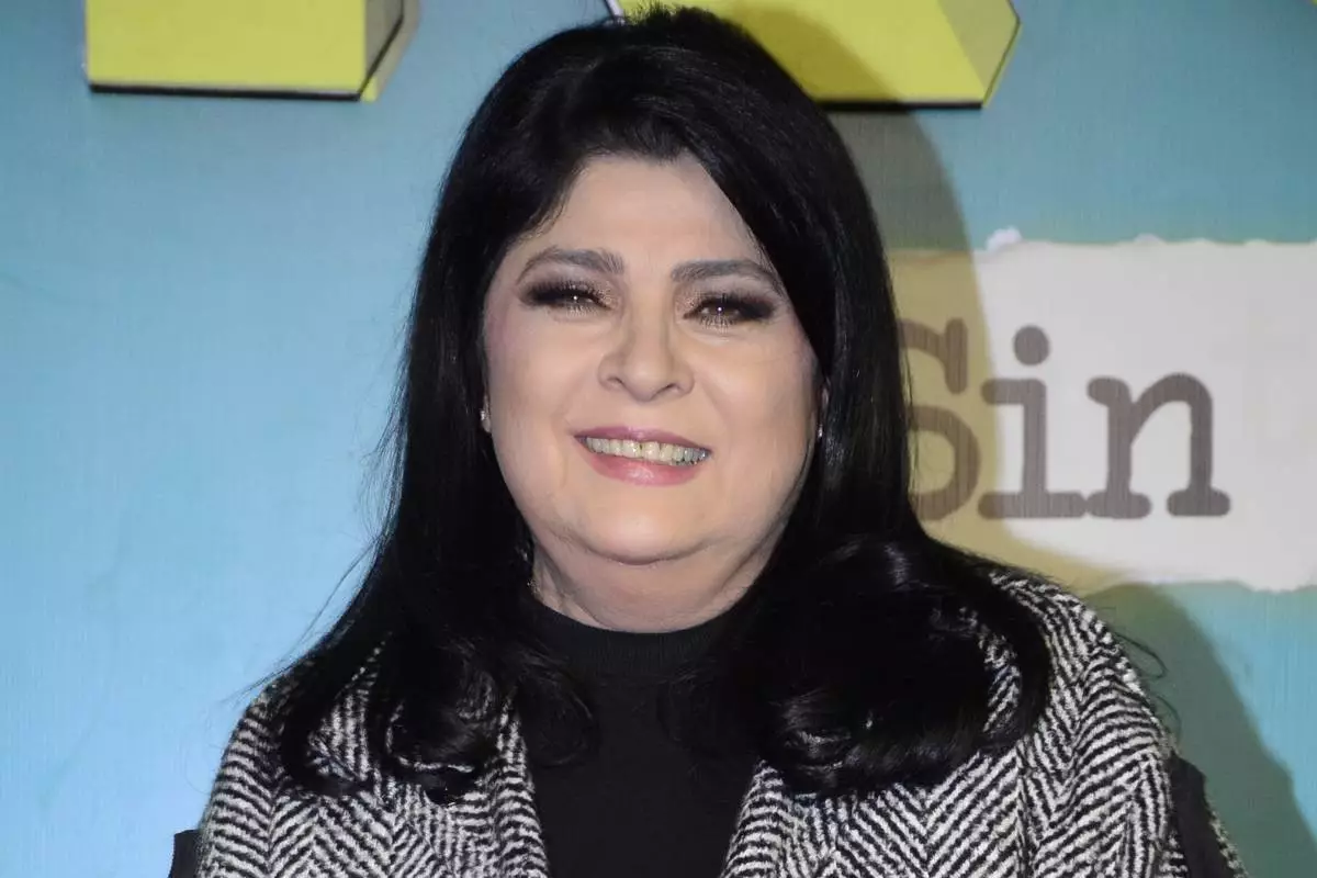 victoria-ruffo.jpg