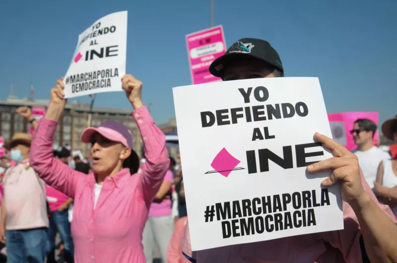 marcha-defensa-ine