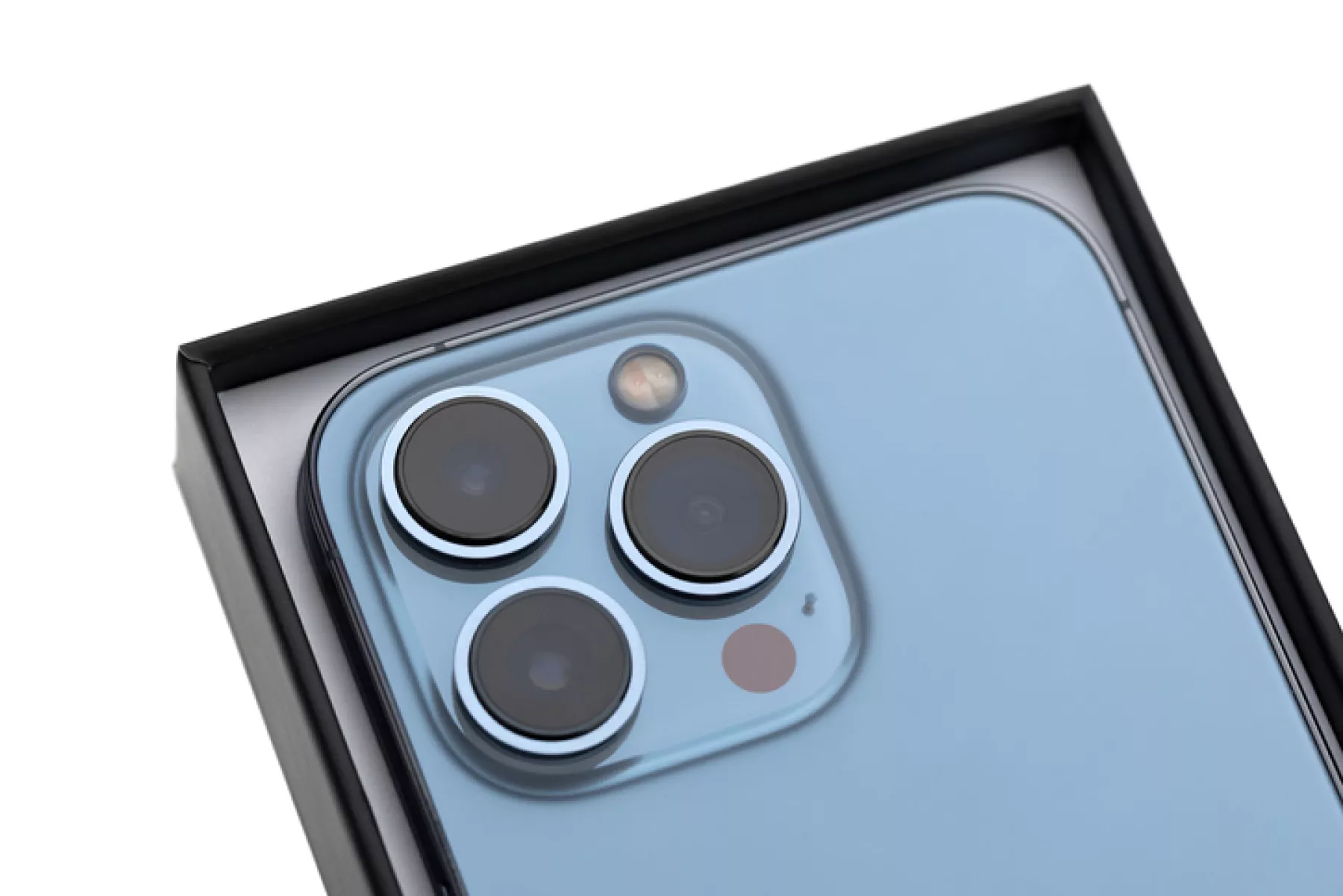 Apple recorta producción del iPhone 14 Plus por baja demanda