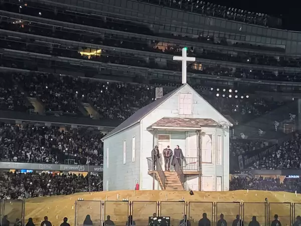 Celebrity Sightings In Chicago - August 26 2021