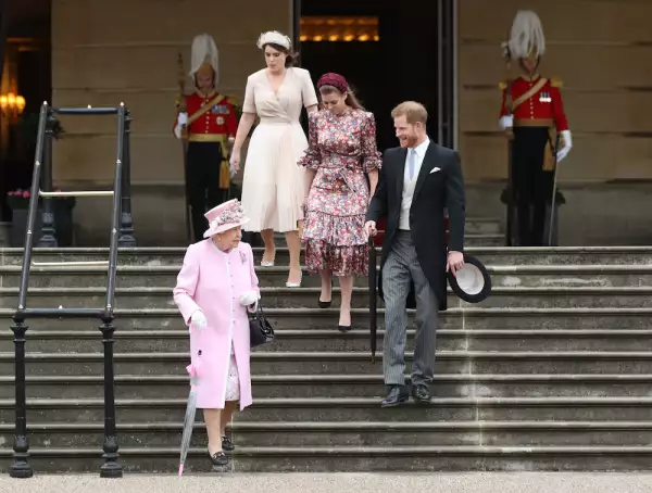 The Queen Hosts Garden Party At Buckingham Palace