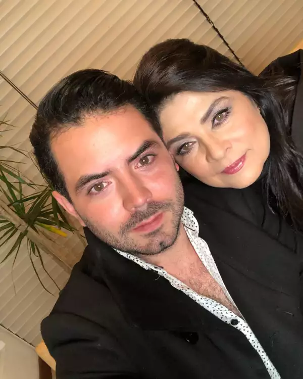 Jose Eduardo Derbez y Victoria Ruffo