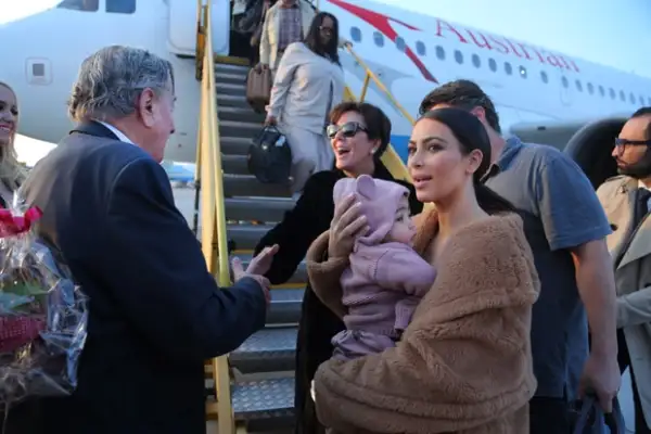 La familia fue recibida por el multimillonario Richard Lugner.