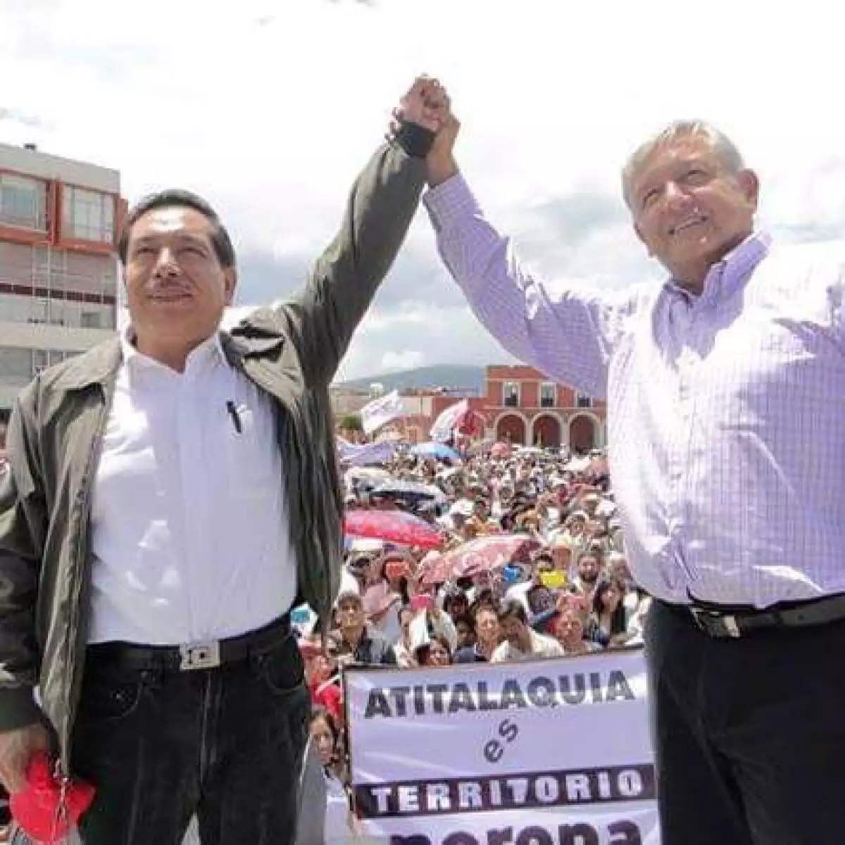 El candidato de Morena a gobernador de Hidalgo, Salvador Torres Cisneros, cuenta con el respaldo del presidente del partido, Andrés Manuel López Obrador, como uno de sus activos políticos en campaña.