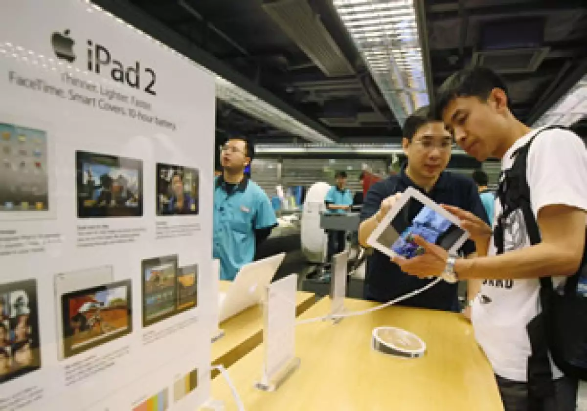 Este cambio es lo que la prensa denomina la nueva tienda Apple Store 2.0, donde la iPad será protagonista (Foto: AP)
