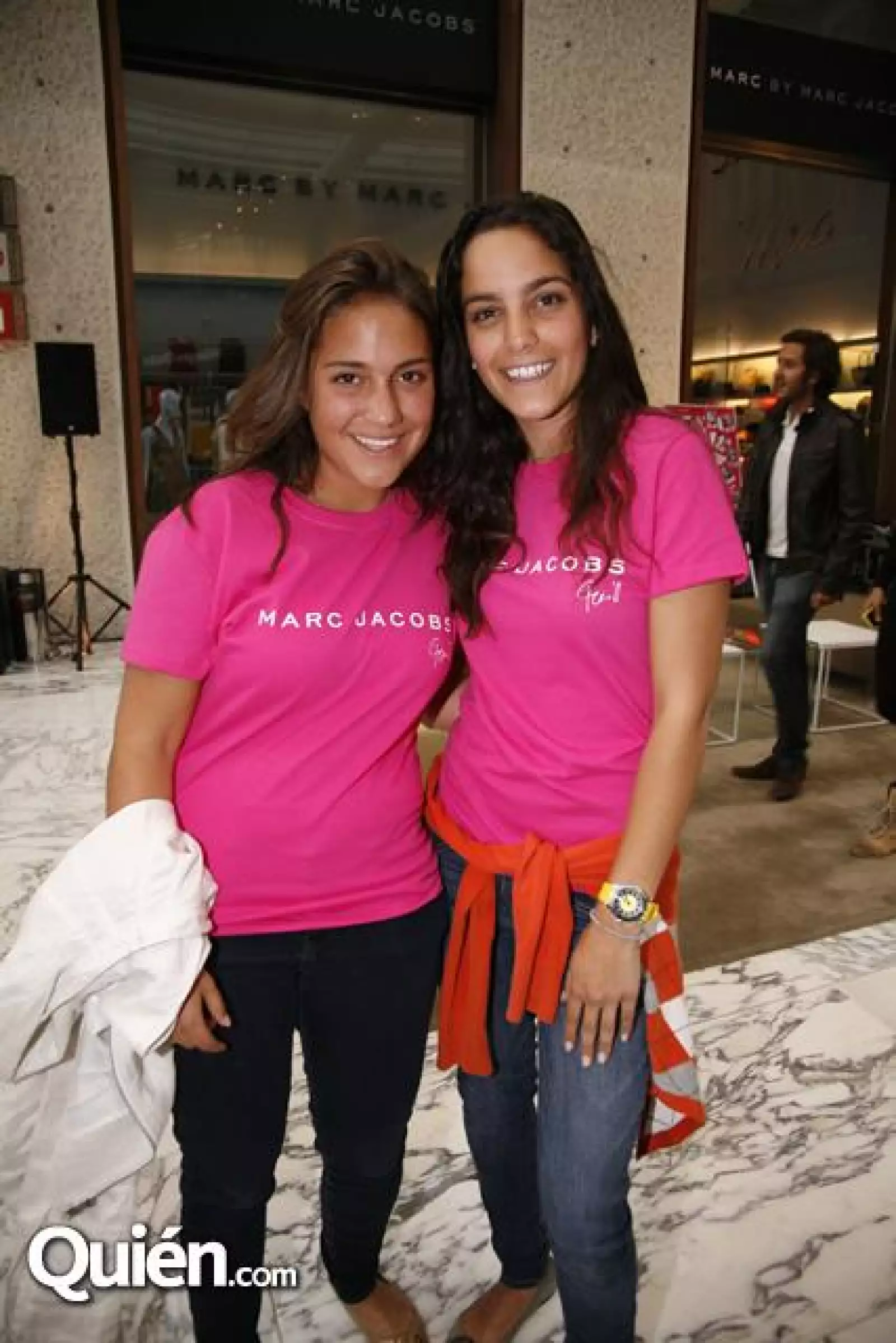 Paula Arroyo,Lorea Arnoldi