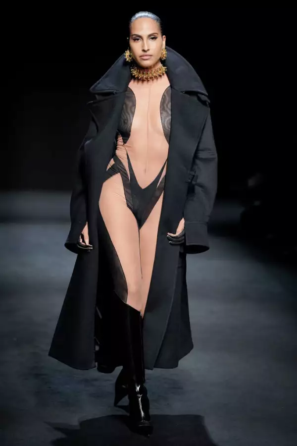Mugler : Runway - Paris Fashion Week Womenswear Fall/Winter 2020/2021