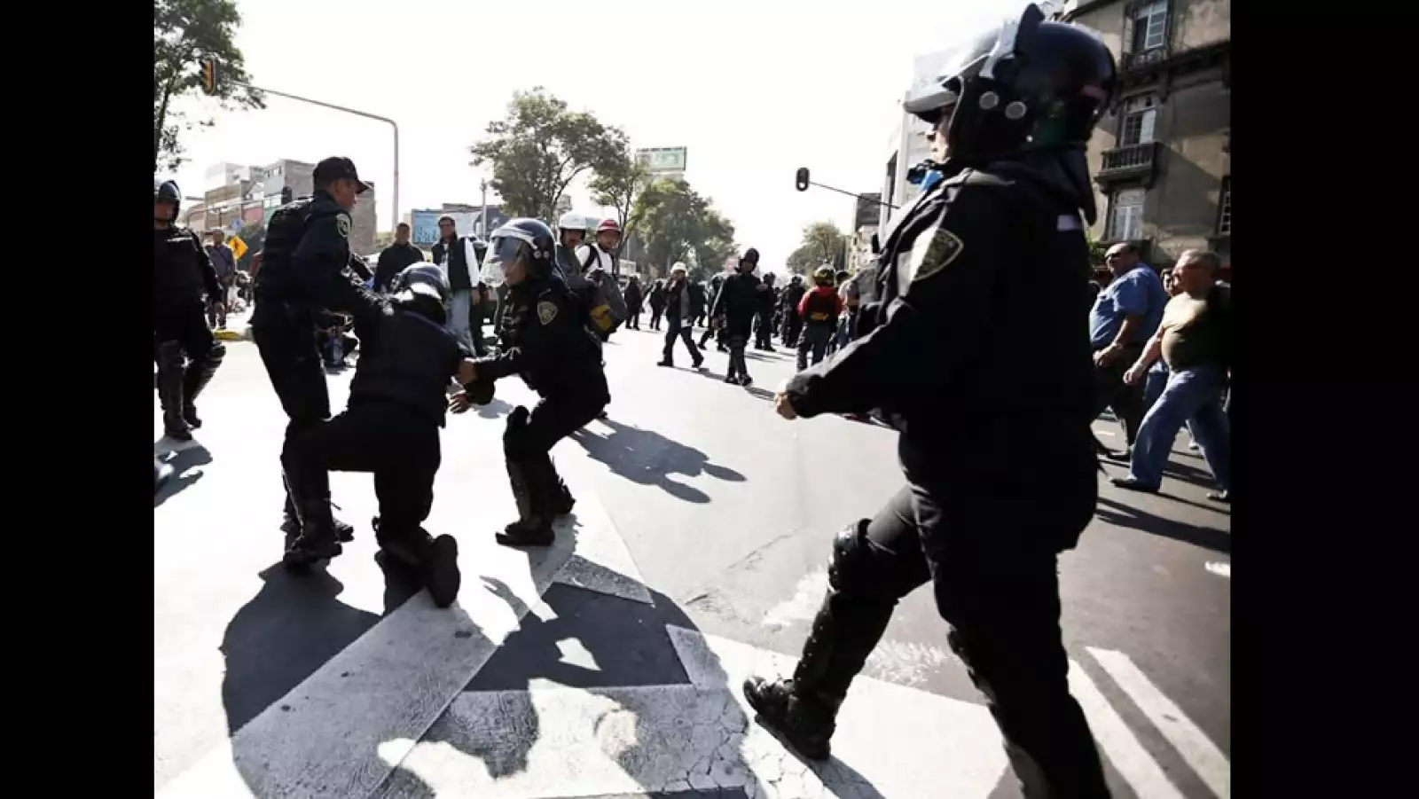 EXP. manifestacion, 1DMX