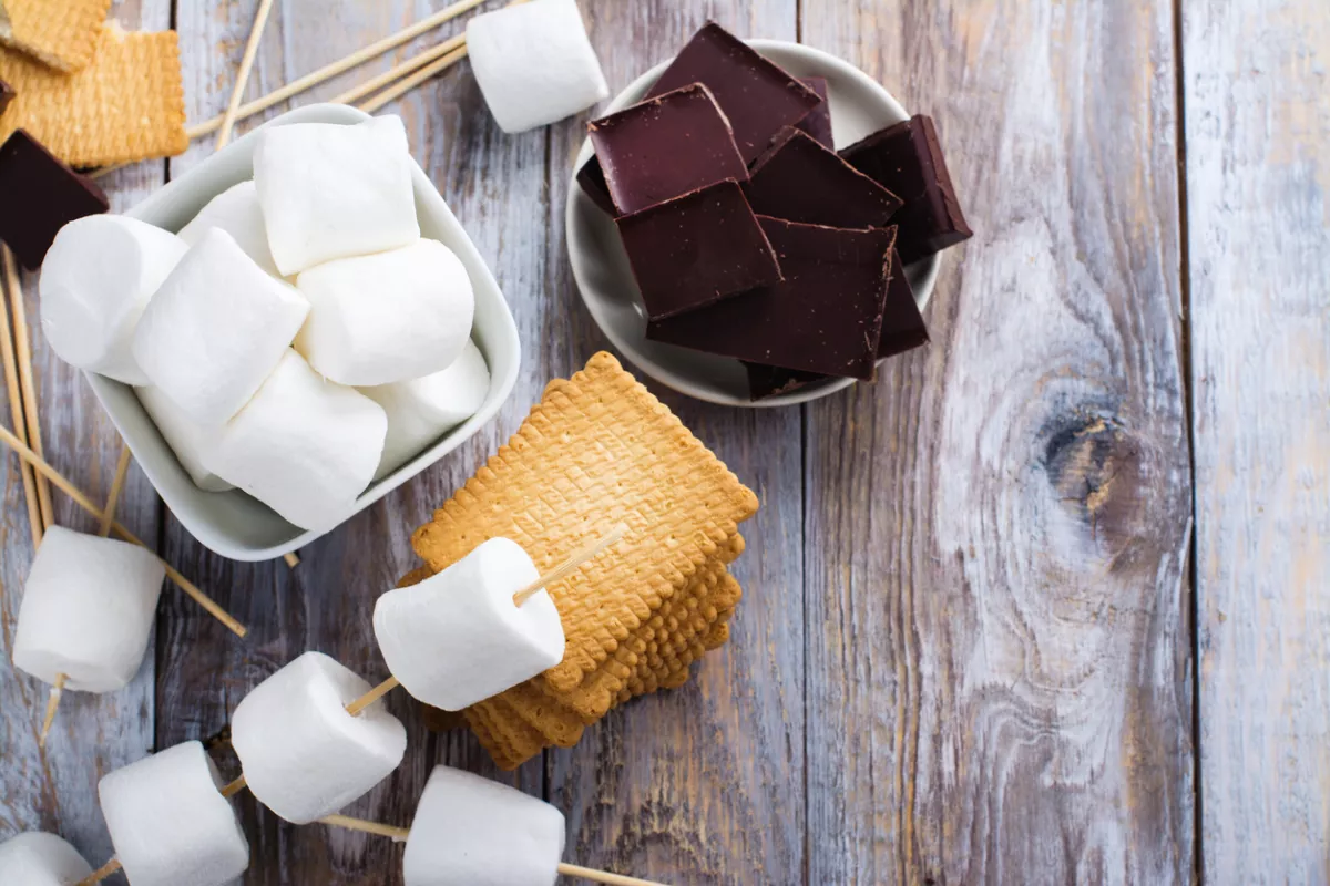 Smores dessert ingredients