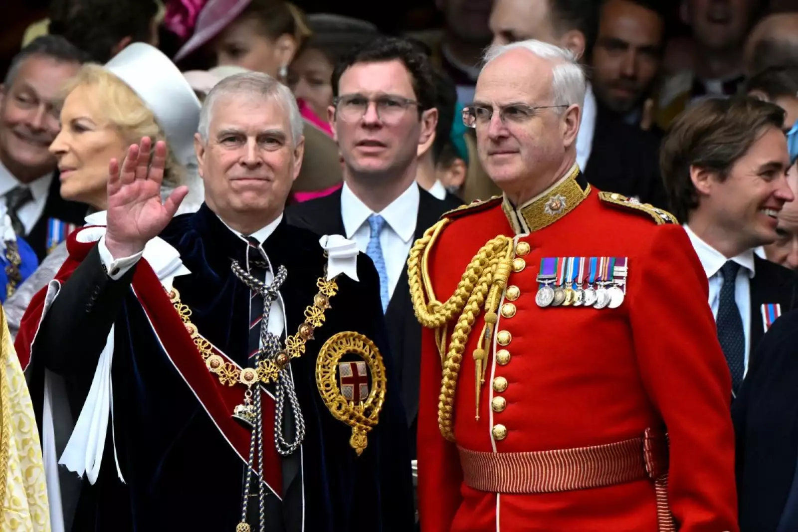 Miembros de la Familia Real Británica en la coronación del rey Carlos III