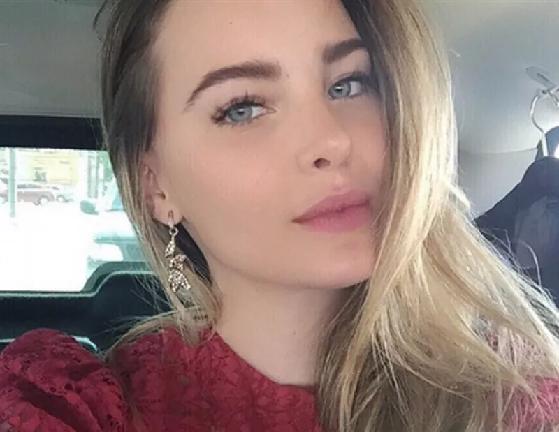 La cantante dijo en entrevista que le encantan estas fechas y que incluso decora con un árbol “adulto” y el otro refleja su parte de niña que no ha perdido.