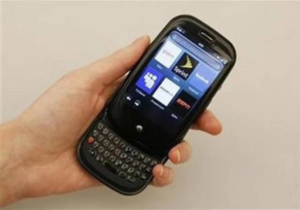 Palm cobrará por las aplicaciones descargadas en el teléfono inteligente Pre. (Foto: Reuters)