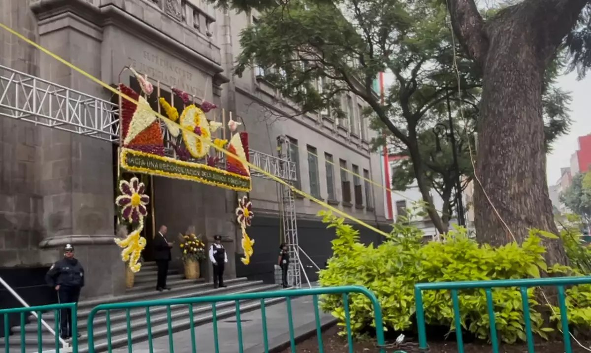 Con vallas, la nueva SCJN se aisla para evitar bloqueos.