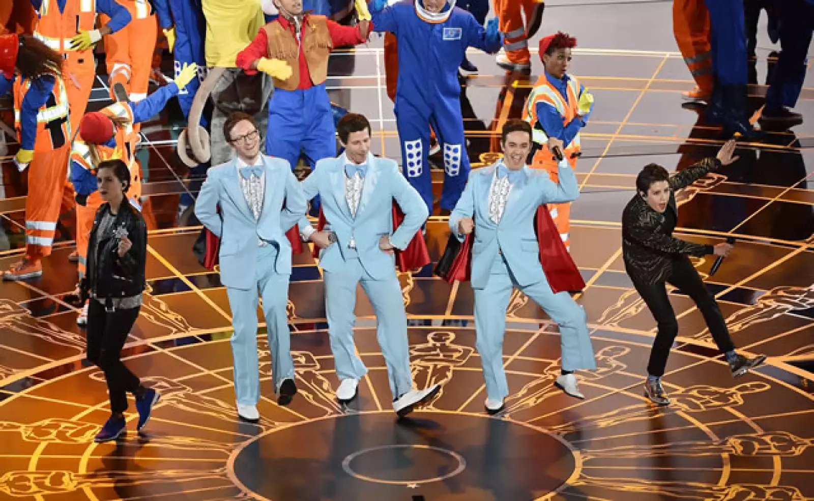 El divertido performance de Everything is Awsome, la canción de Lego.