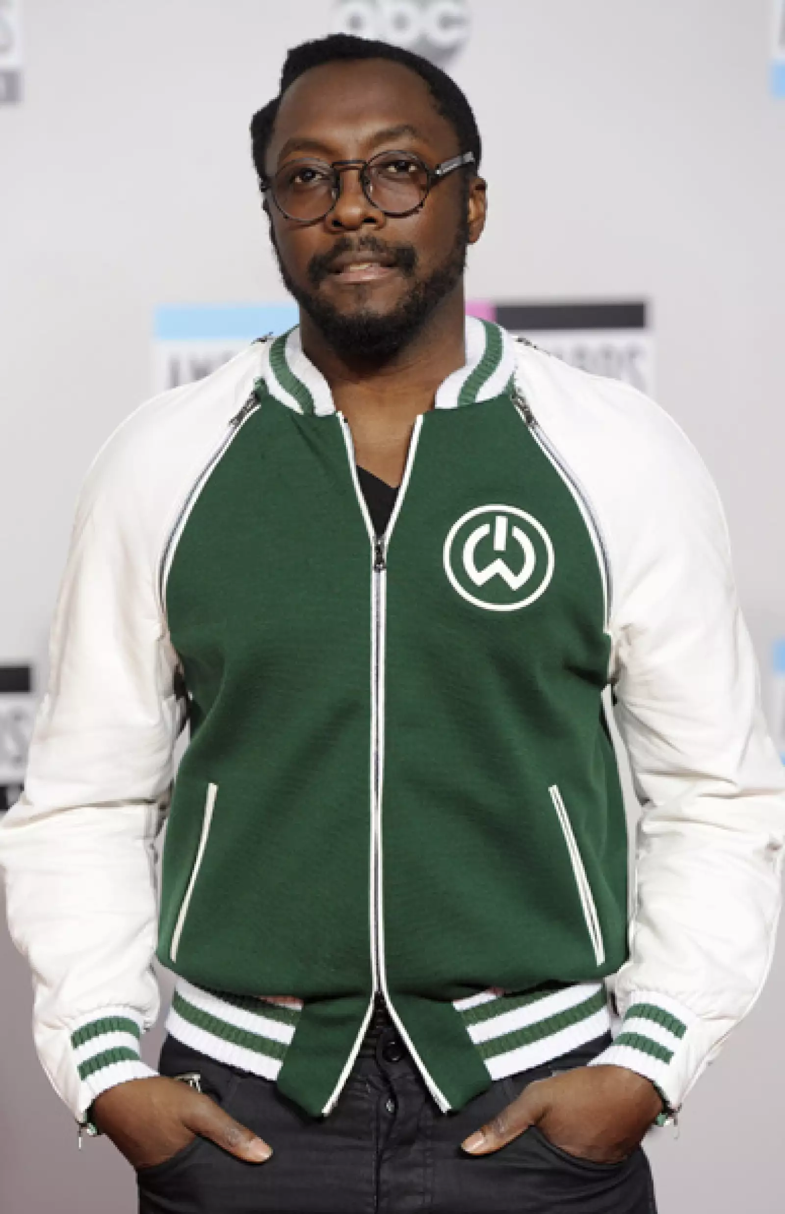 Will i am del grupo Black Eyed Peas, tuvo una participación especial junto con Jennifer Lopez.
