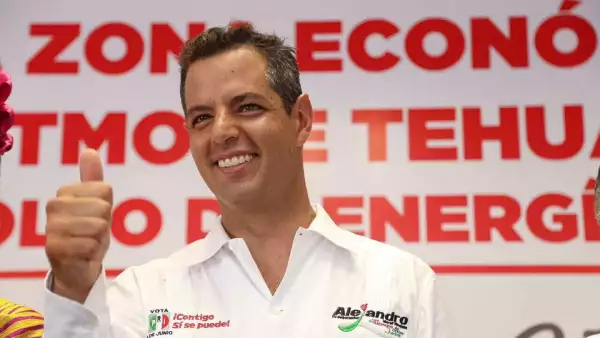 El TEPJF falló a favor de Murat Hinojosa al señalar que es suficiente ser hijo de padres oaxaqueños pra ser candidato a la gubernatura.