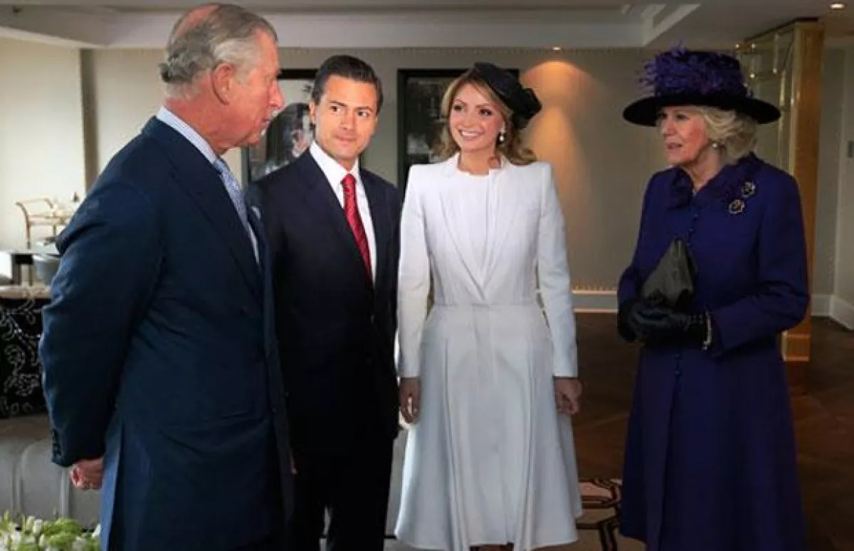Enrique Peña Nieto y su esposa Angélica Rivera también fueron recibidos por Carlos de Inglaterra y Camilla, duquesa de Cornwall.