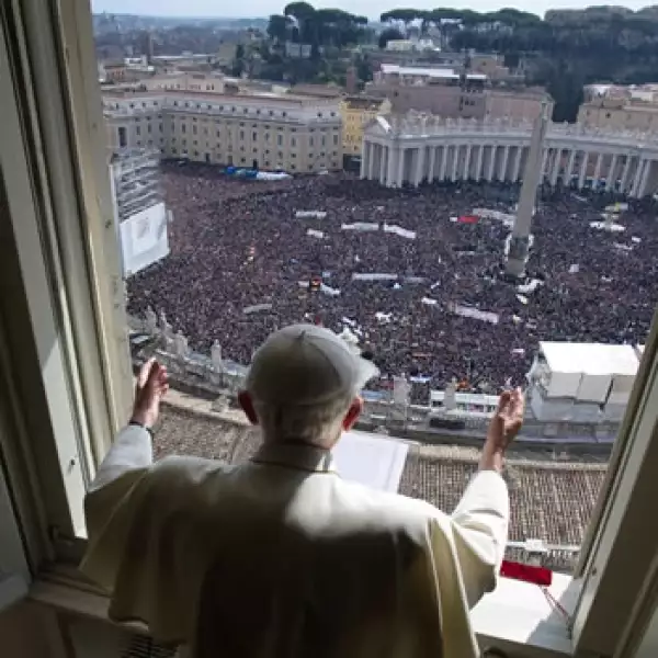 Benedicto XVI reza su último Angelus como Papa