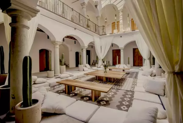 Hotel Sin Nombre