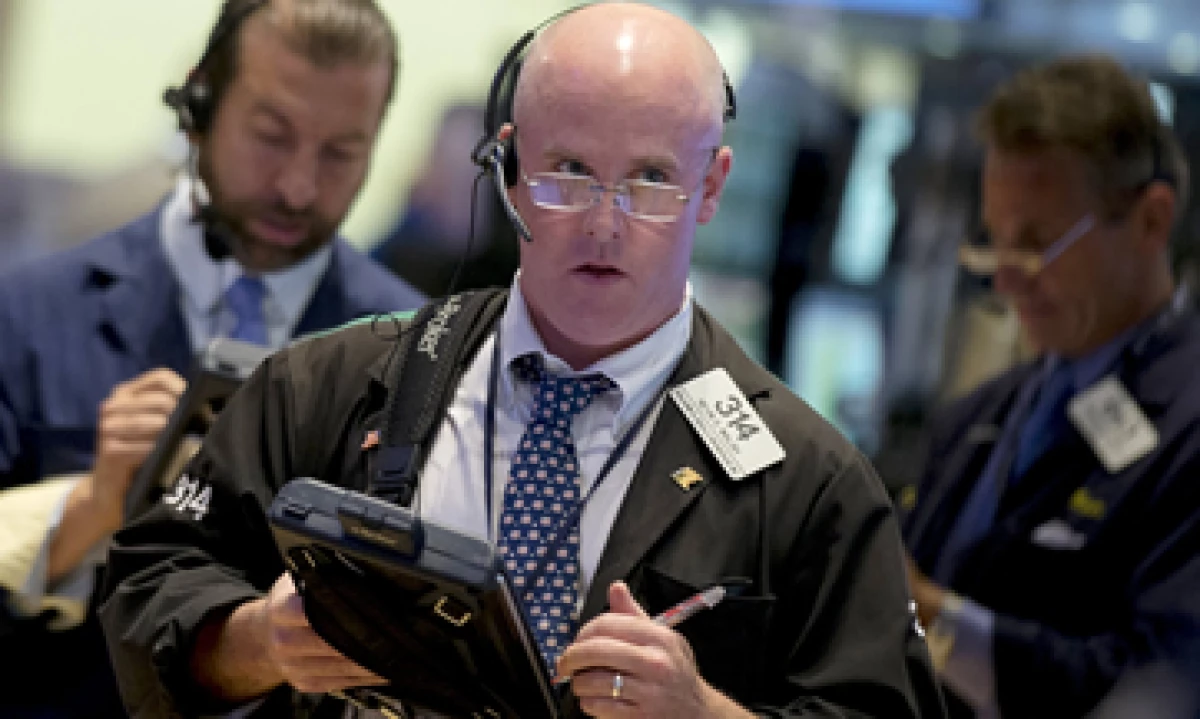 La suspensión llegó cuando el Dow Jones caía más de 1%. (Foto: Reuters)