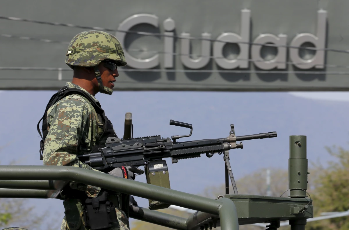 El despliegue militar en México contra la delincuencia organizada, que se inició en 2012, ha desatado numerosas críticas dentro y fuera del país.