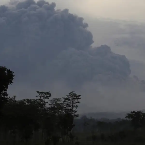 erupcion del volcan kelud