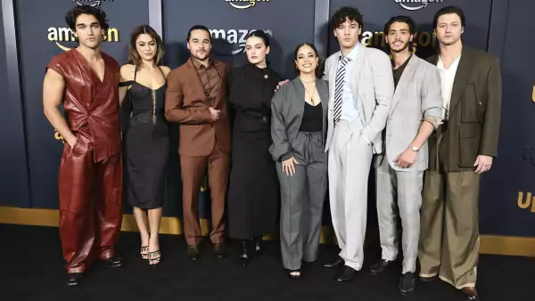 off-campus-elenco.jpg