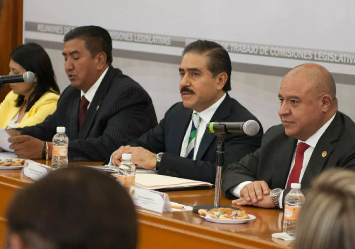 Apolinar Mena