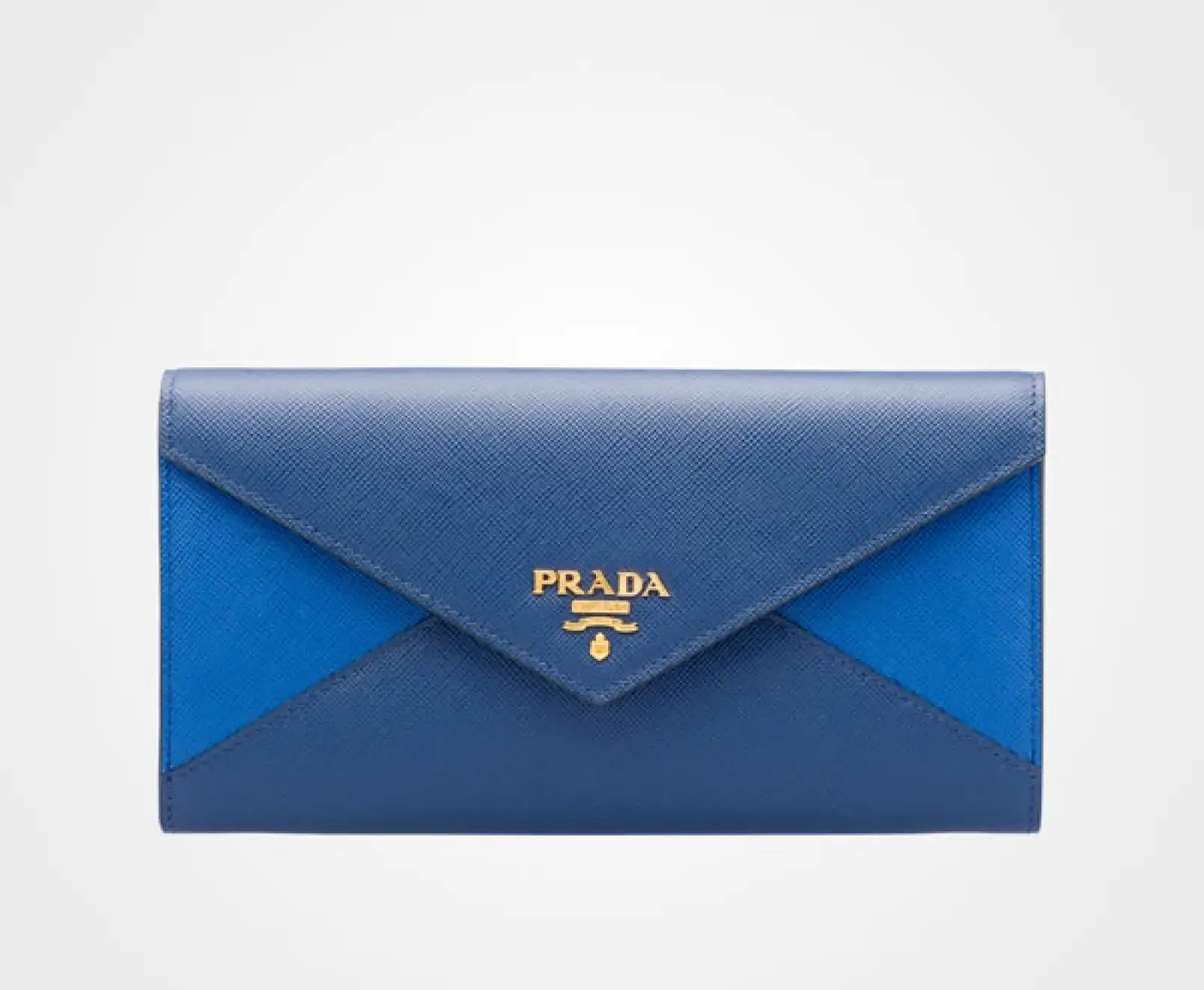 A toda A-lister les gustan los diseños arquitectónicos. Opta por esta cartera de Prada.