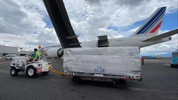 Mexico recibe nuevo lote con 50,000 vacunas Sputnik V
