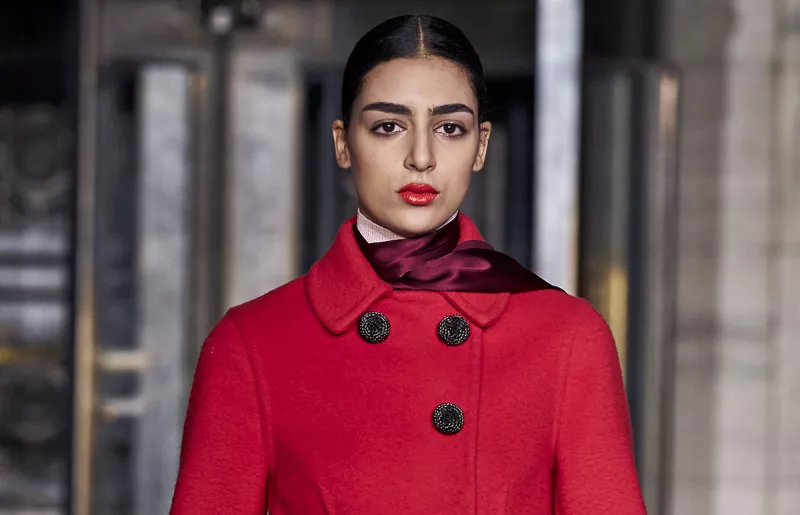 cejas-benefit-De La Renta F20 018.jpg