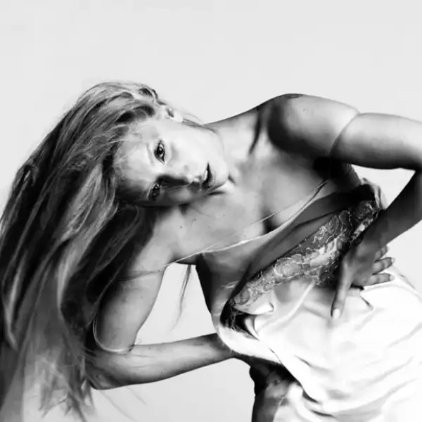 Mostrándose como una bailarina de ballet, Lady Gaga impactó nuevamente.