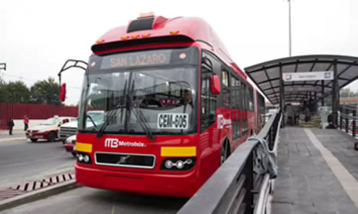 Además del Metrobús, el Metro y el Tren Ligero tendrán restricción de crédito. (Foto: Getty Images)