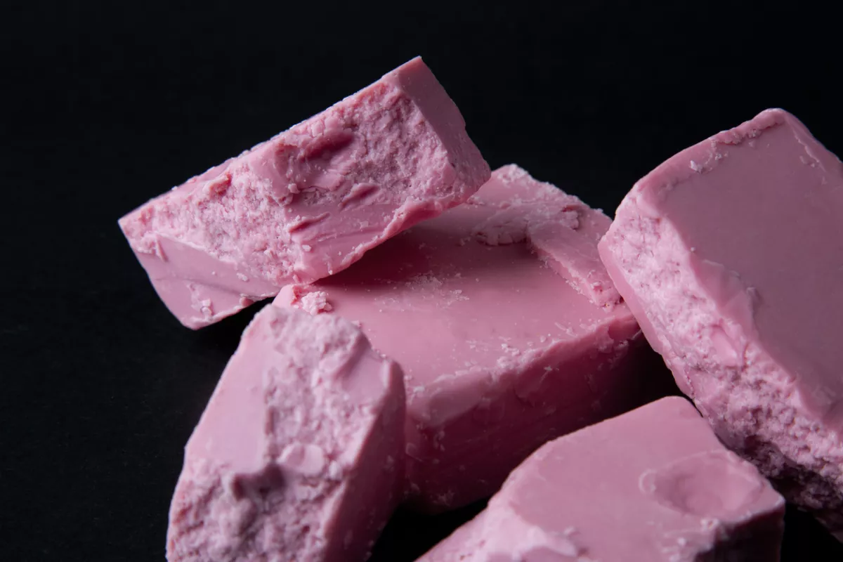 Chocolate rubí en cubitos