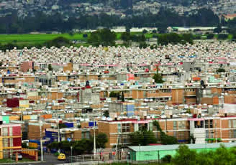 La falta de infraestructura básica, vivienda planeada y transporte adecuado restan competitividad a las ciudades. (Foto: Carlos Ferrer)
