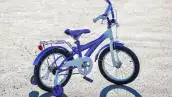 Ilustración de bicicleta infantil.