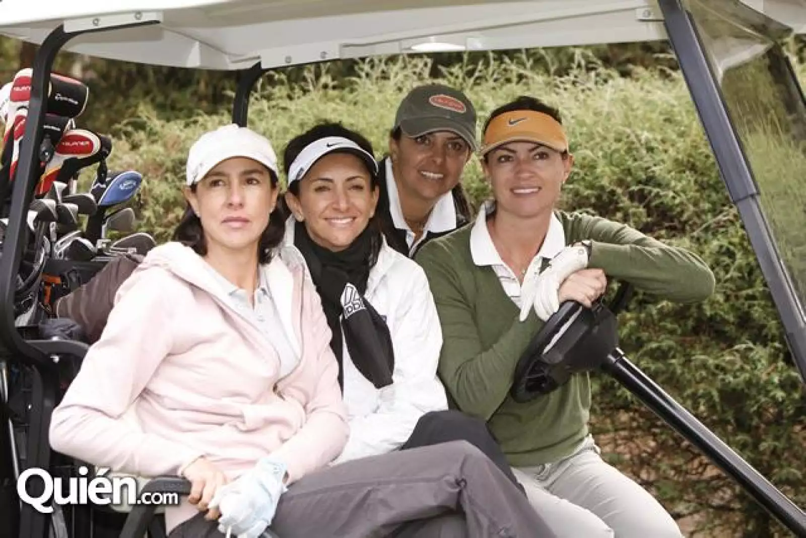 Silvia Hegewisch,Renata Chain,Alexis Chain Paulina Fajer