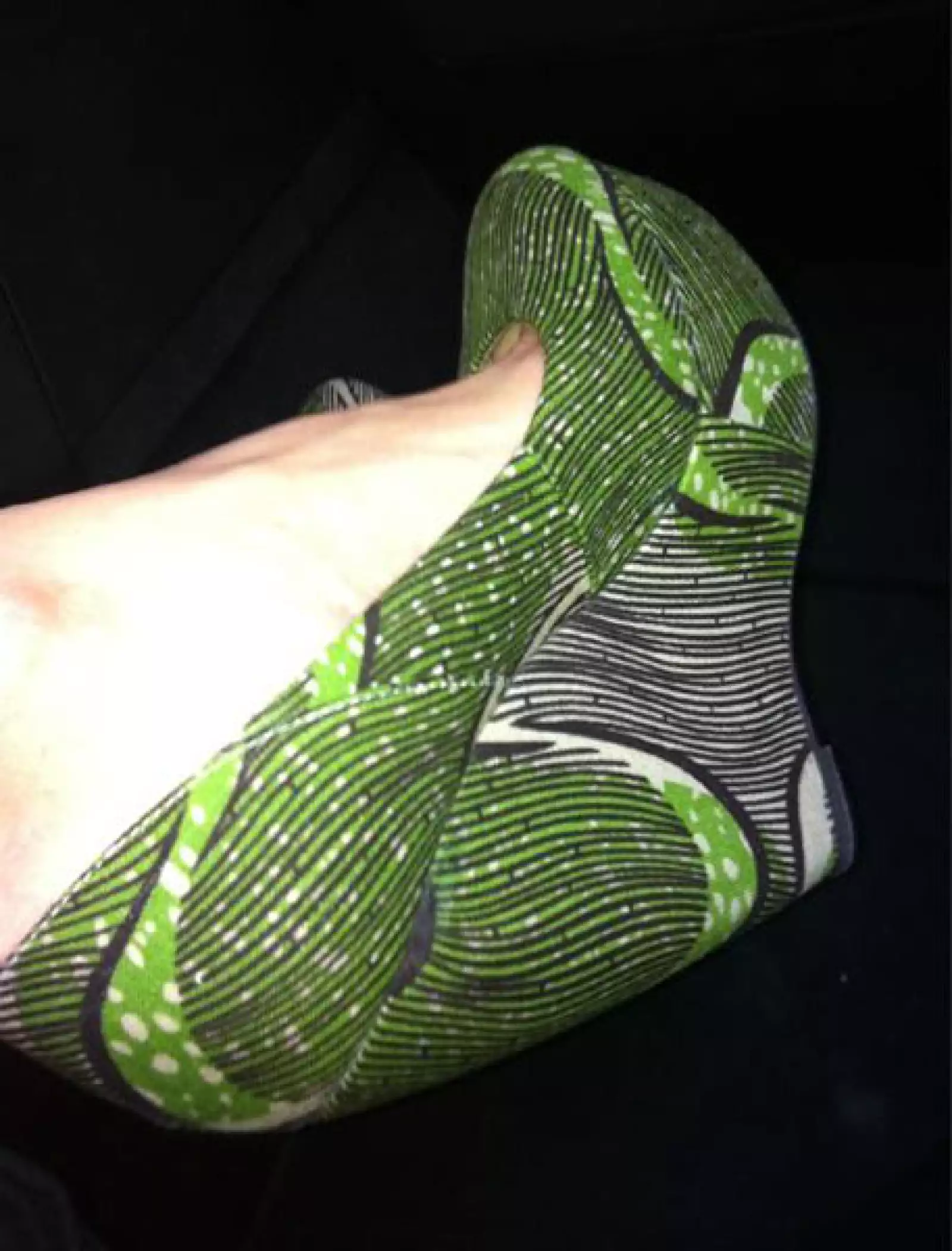 Besos a todos los que creen en la felicidad, en el amor, en las ganas de vivir! Yo, con estos voy por más de eso, puso en su twitter la también actriz.