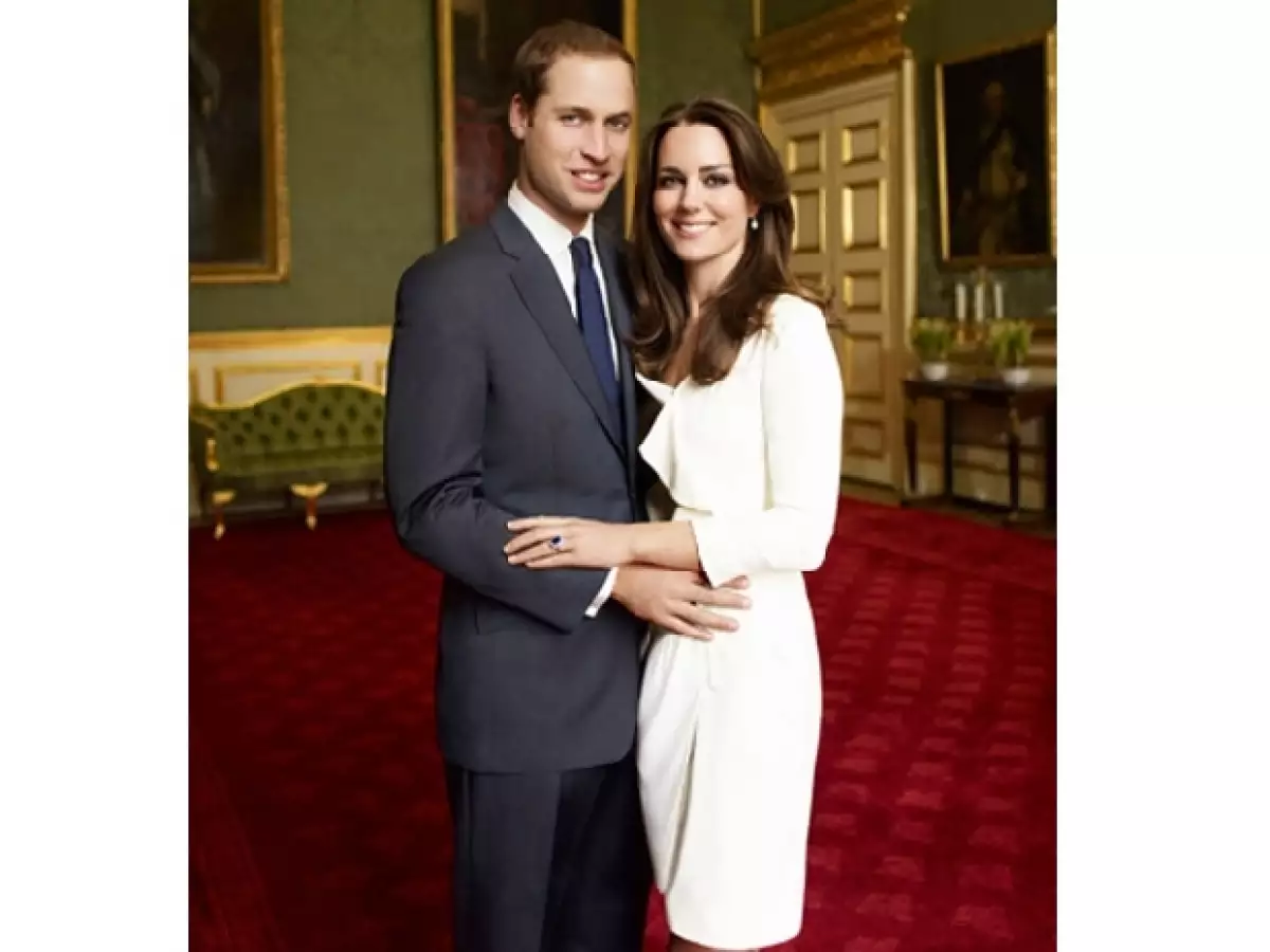 El fotógrafo Mario Testino aseguró que la pareja se tomó sus fotos oficiales inspirados en Lady Di.