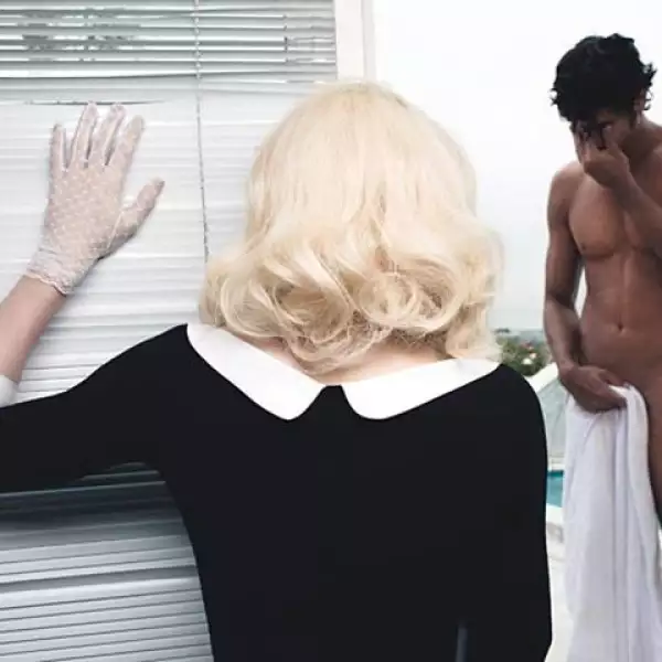 Varias son las imágenes que realizaron en diferentes escenarios. En algunas de ellas se puede apreciar a Jesus semi desnudo.