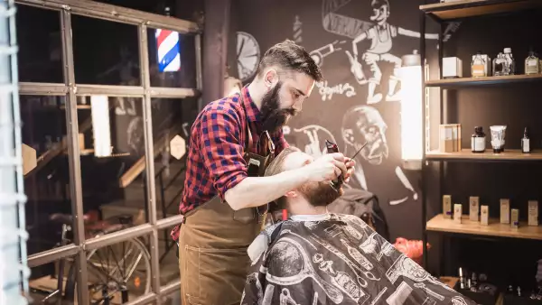 barbershop (NoSystem images/Getty Images)